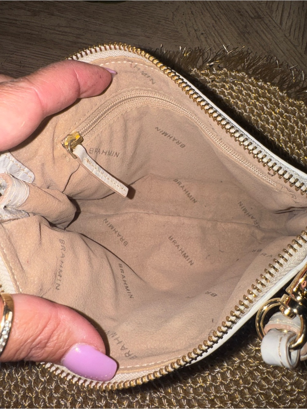 Brahmin Croc-Embossed Wristlet Detachable Strap Excellent Preloved Condition ⭐️ - Picture 6 of 6